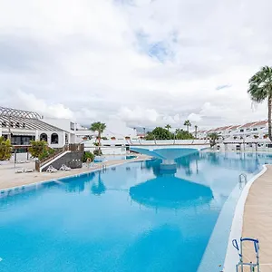 https://parque-don-jose-2-habitaciones.adeje-hotels.com